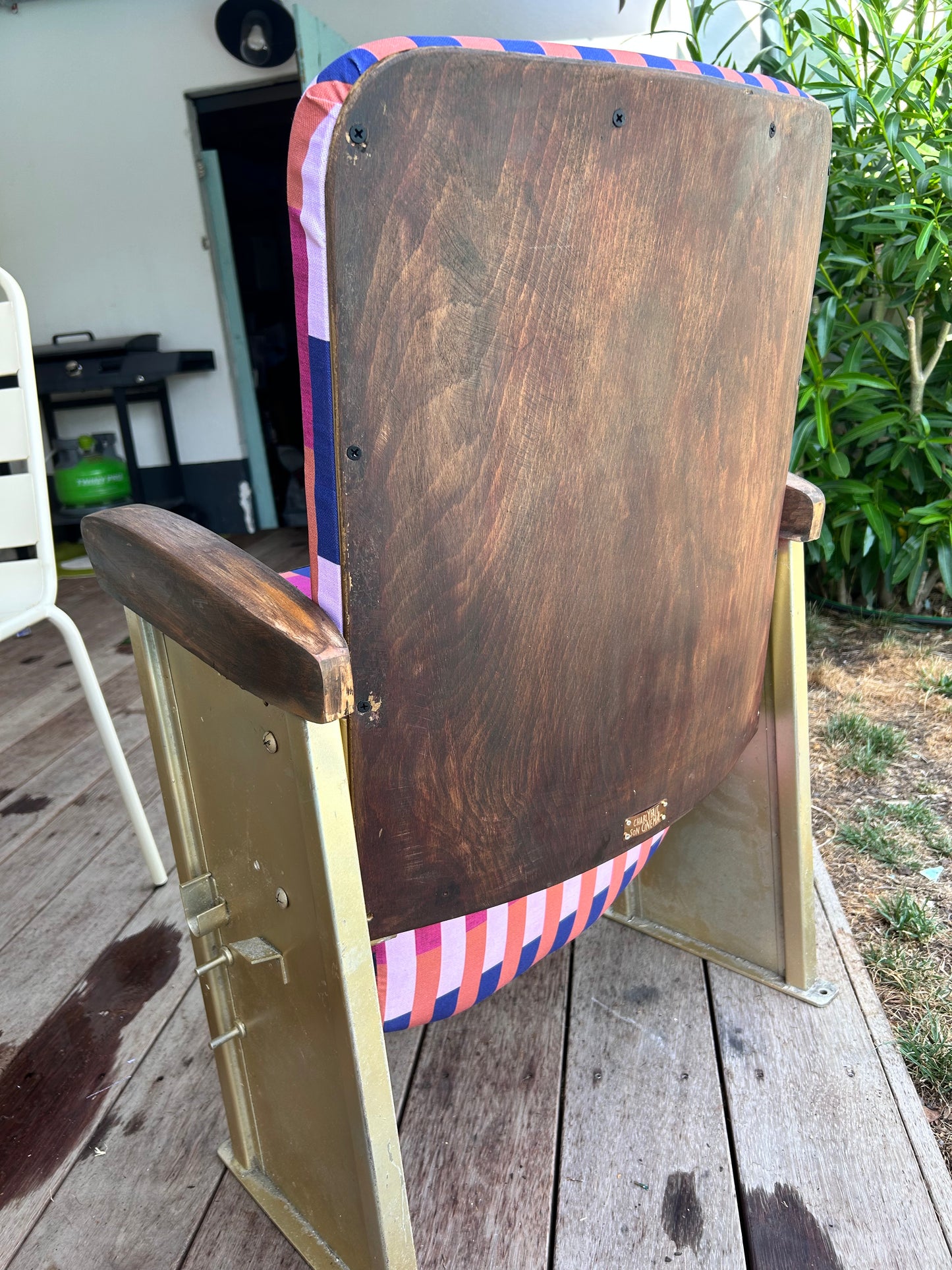 Gaston : Fauteuil Vintage –Fauteuil Vintage – Graphique et Haut en Couleur