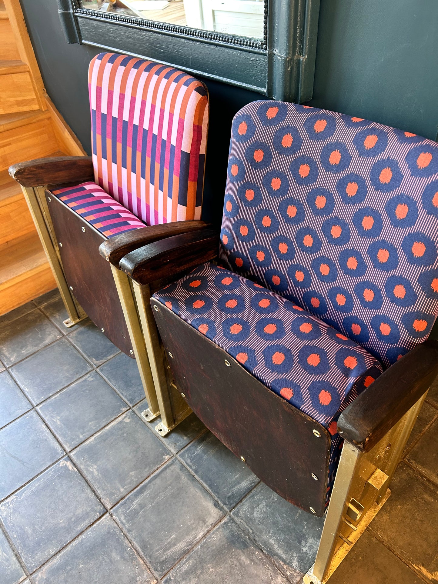 Basile : Fauteuil Vintage – Graphique et Audacieux
