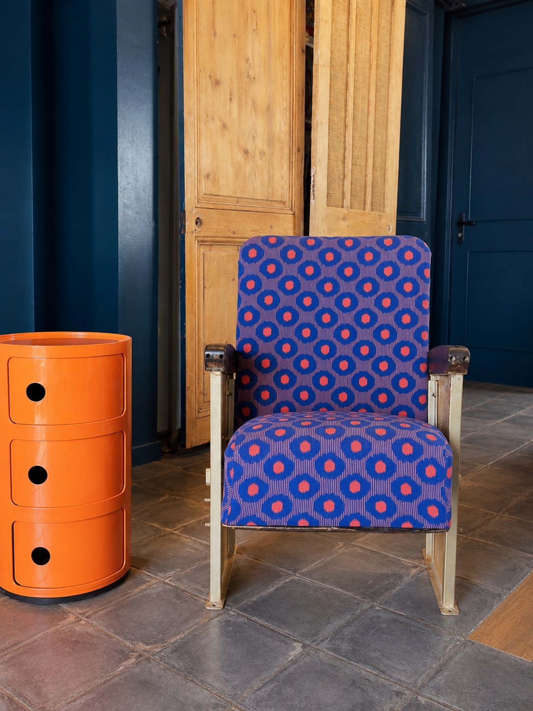 Basile : Fauteuil Vintage – Graphique et Audacieux