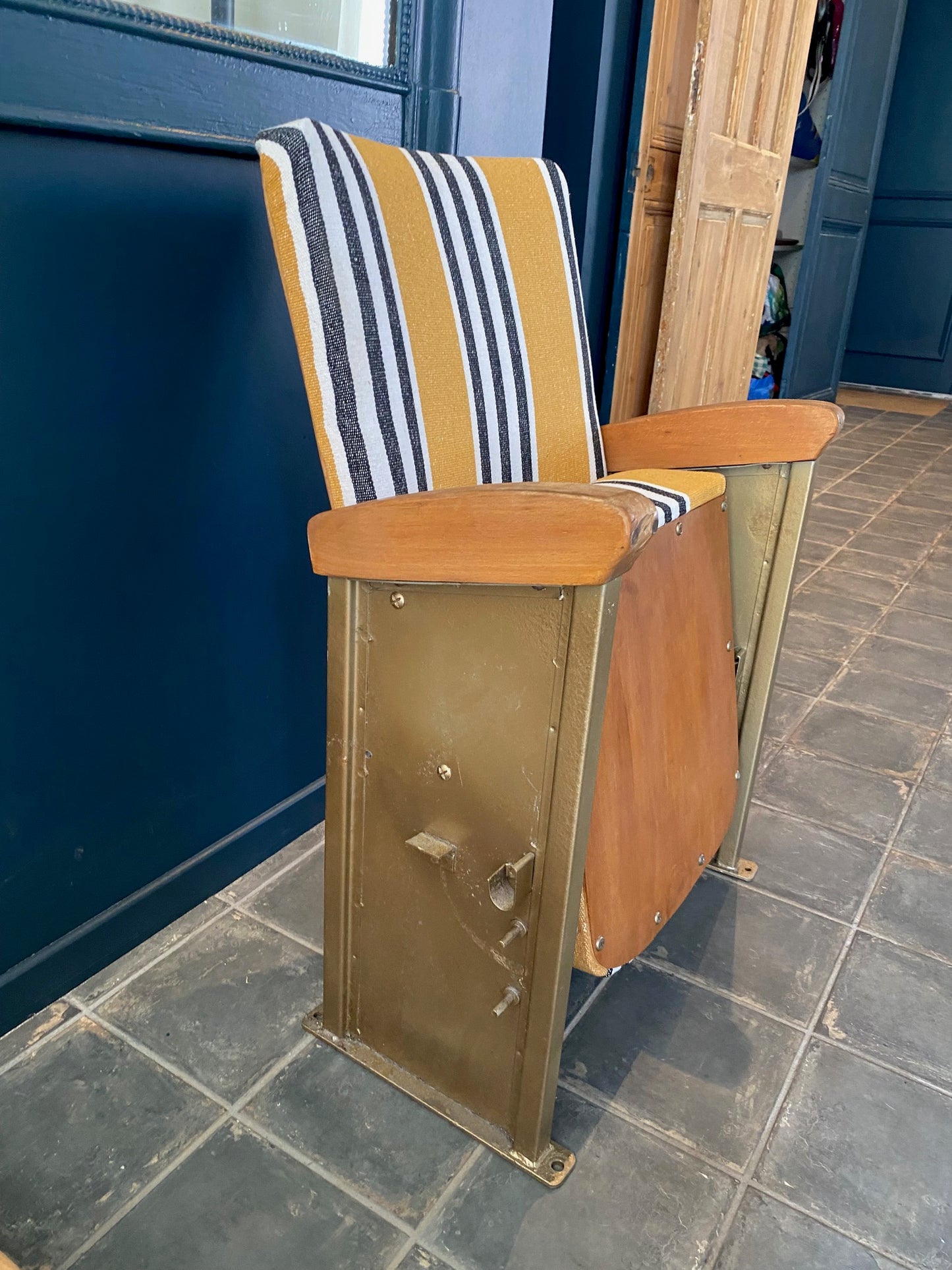 JULES : Fauteuil Cinéma Vintage - Charme Authentique