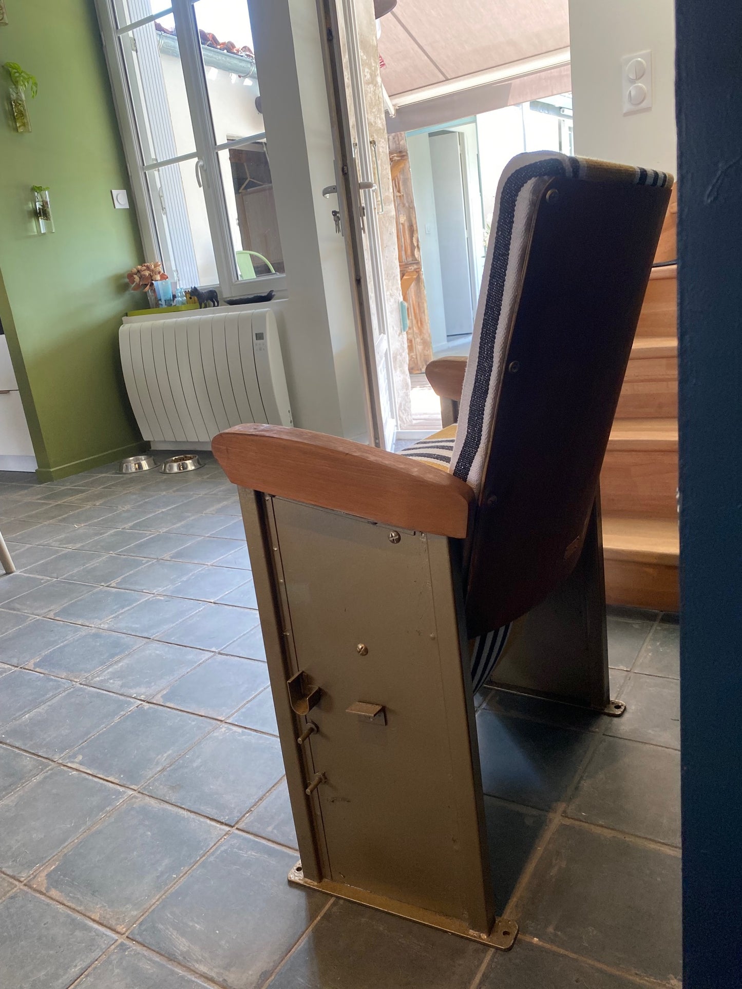 JULES : Fauteuil Cinéma Vintage - Charme Authentique