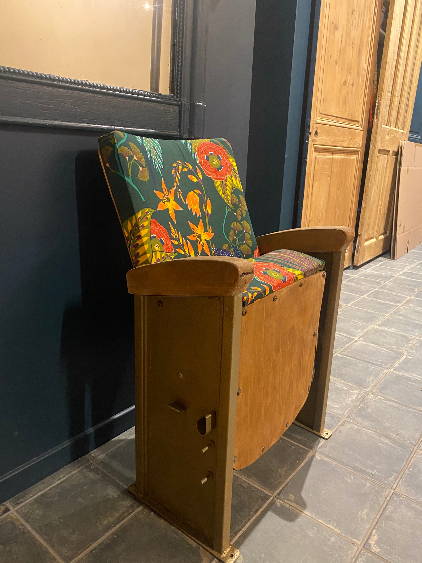 Wendy : Fauteuil de Cinéma Vintage - Élégance Classique