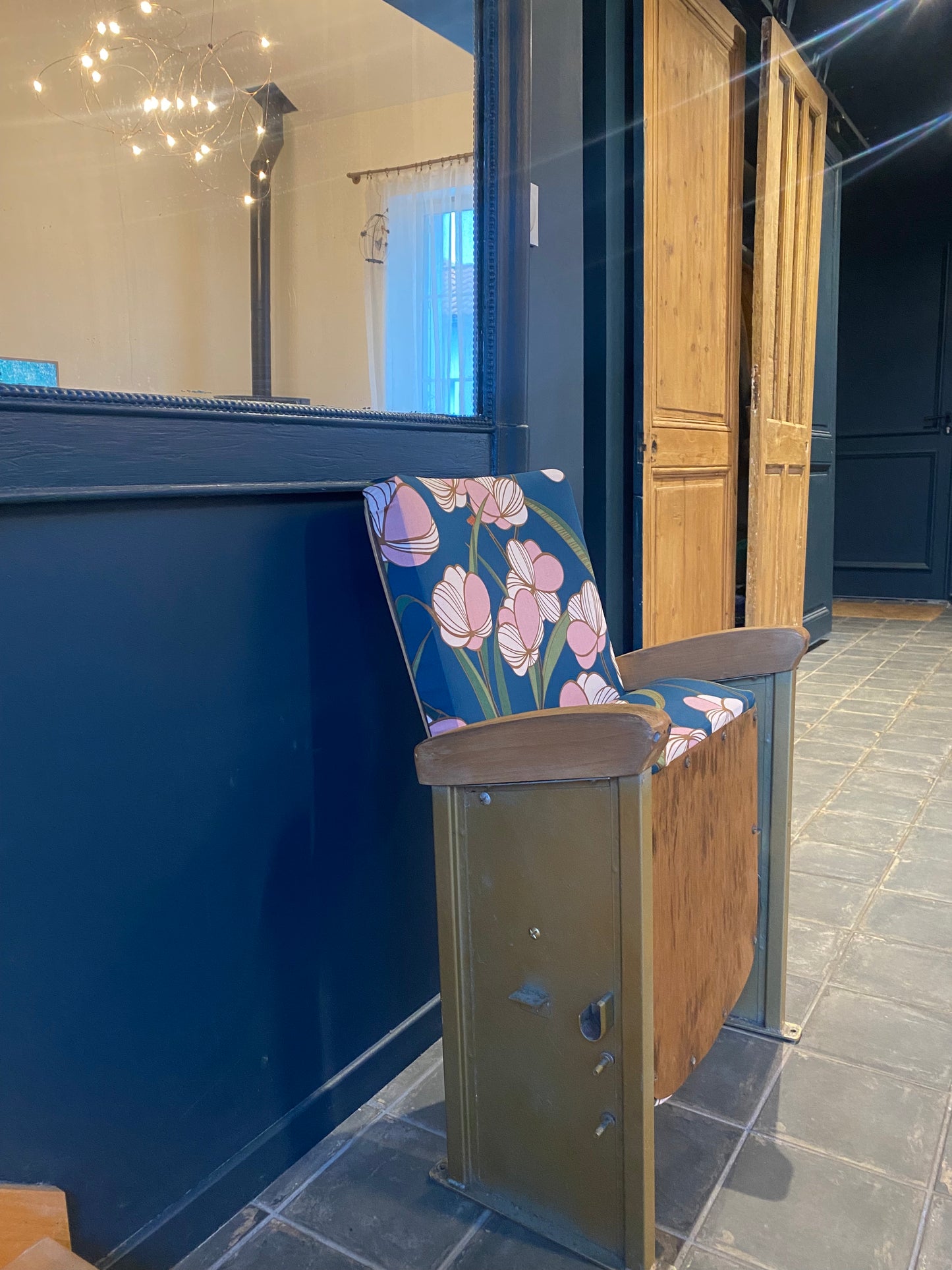 JAPON :  Fauteuil de Cinéma Vintage - Esprit Cinéma à la Maison