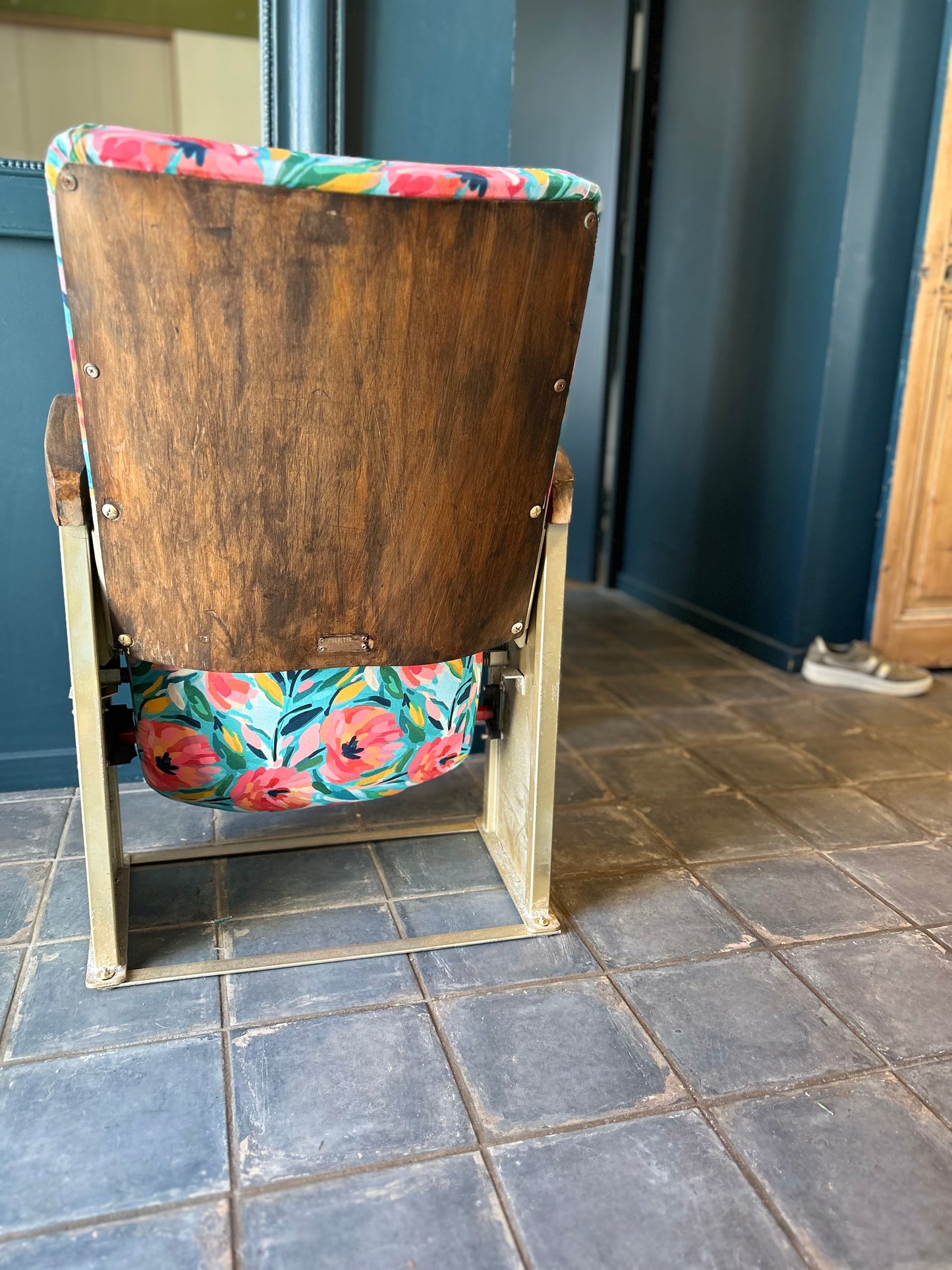 Pivoines - Fauteuil de Cinéma Vintage - L’Authentique Élégance